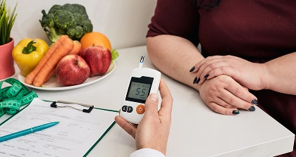 Nutrition consultation with glucometer